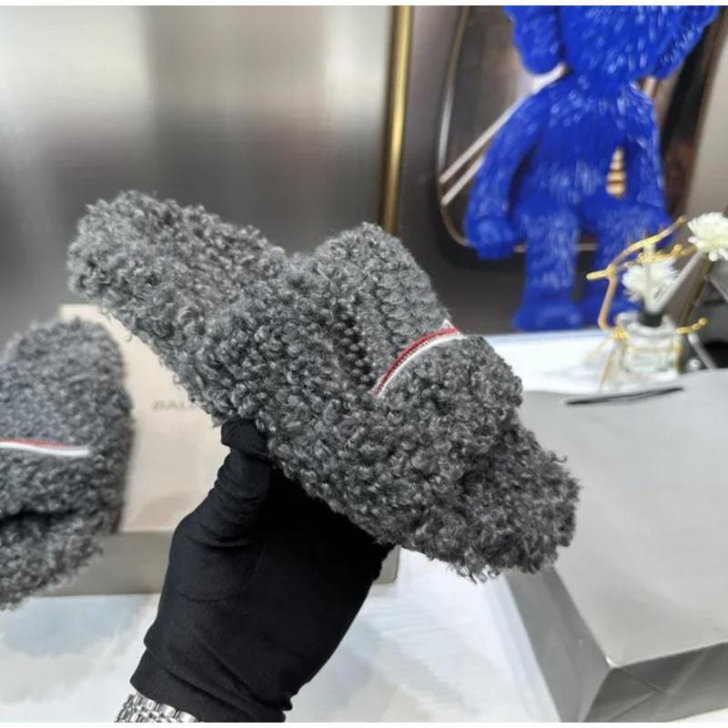 Designer Women's Slides Soft Fuzzy Slippers for Indoor & Outdoor